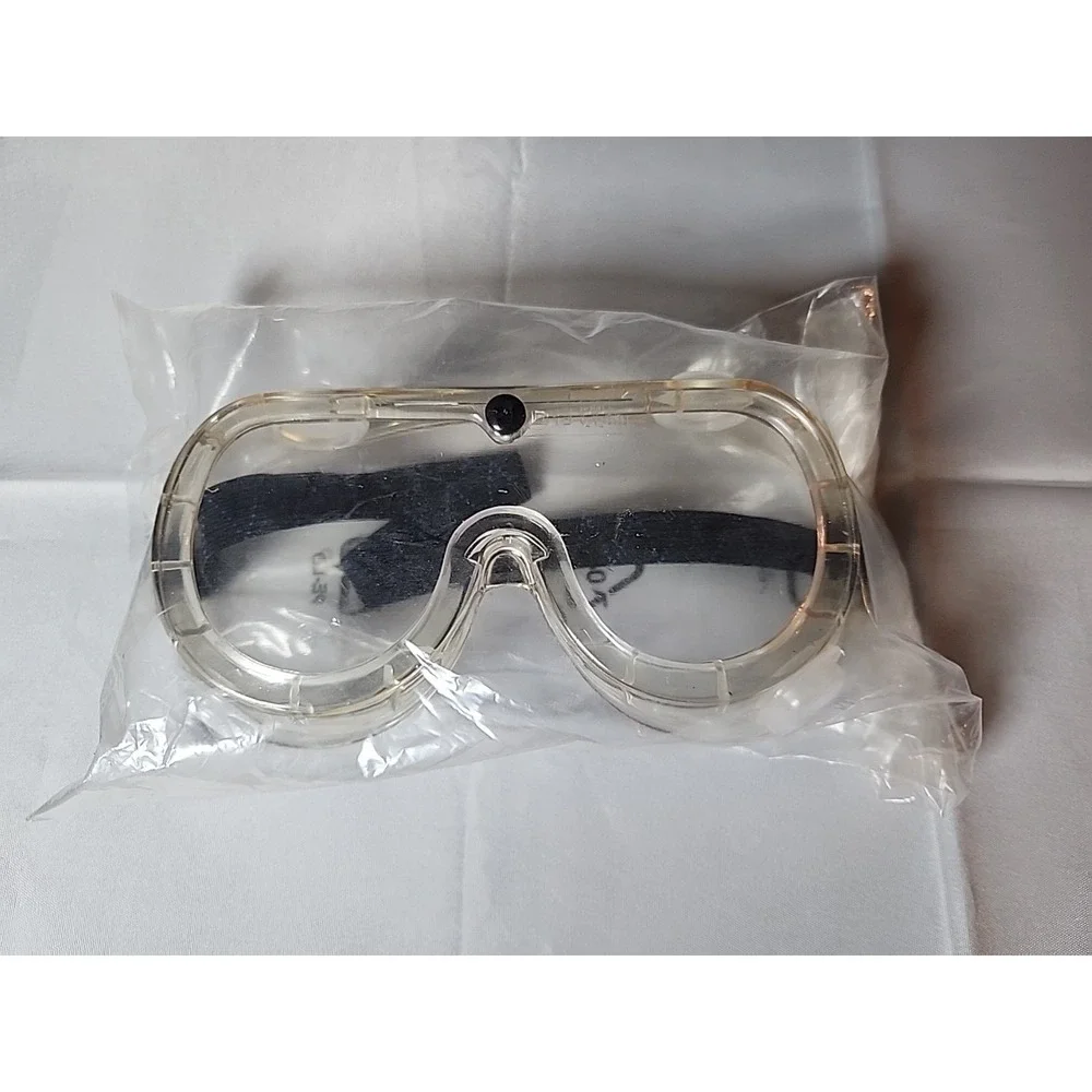 New Clear Safety Goggles - Splash Protection, Eye Protection, Anti-Fog, Vented